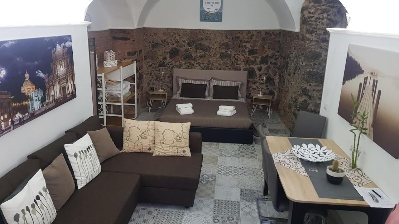 La Piccola Grotta Ursino Villa คาตาเนีย ภายนอก รูปภาพ