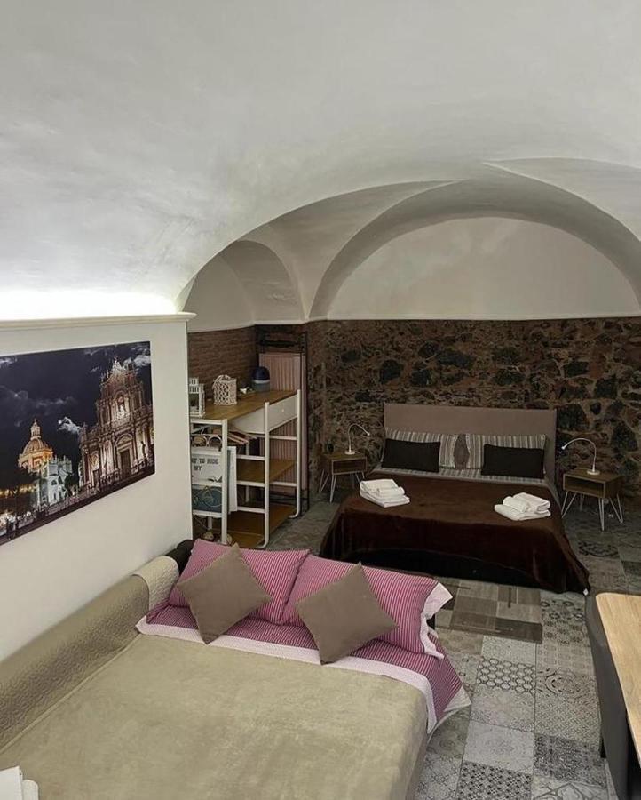 La Piccola Grotta Ursino Villa คาตาเนีย ภายนอก รูปภาพ